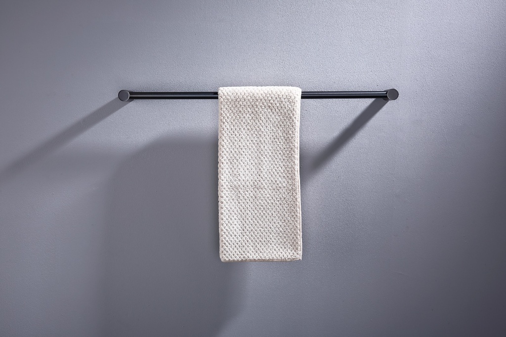 97101GM 60cm single towel bar	gun metal