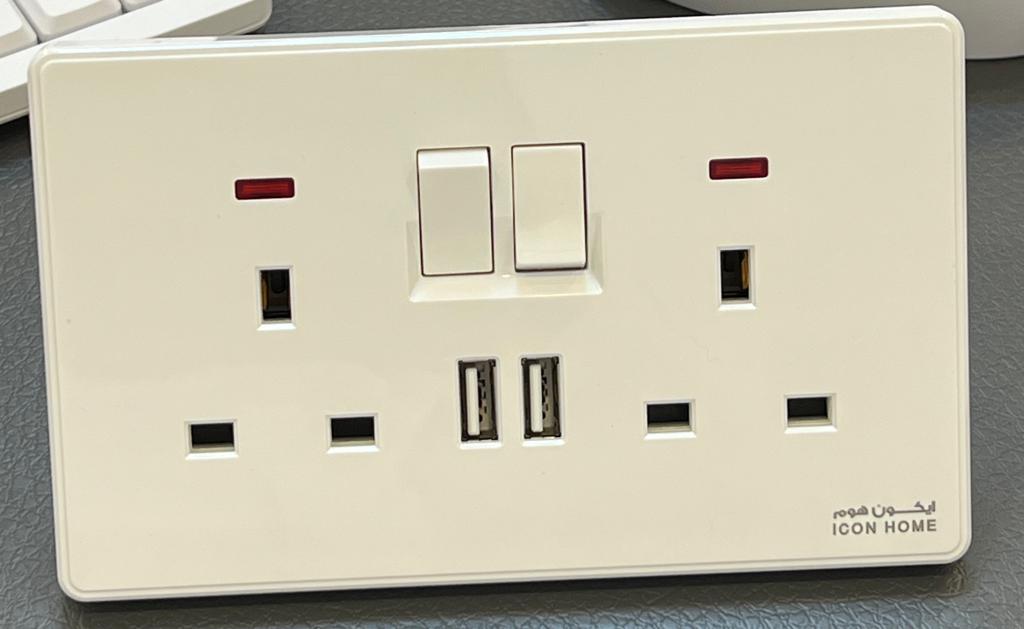 S7.1-048 ICON HOME switched double 13A socket with two USB